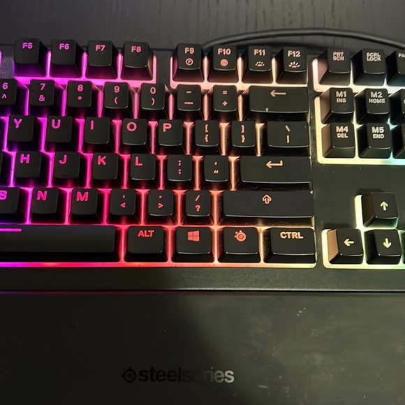 SteelSeries Apex 3 RGB gaming keyboard - Picture 3 of 7